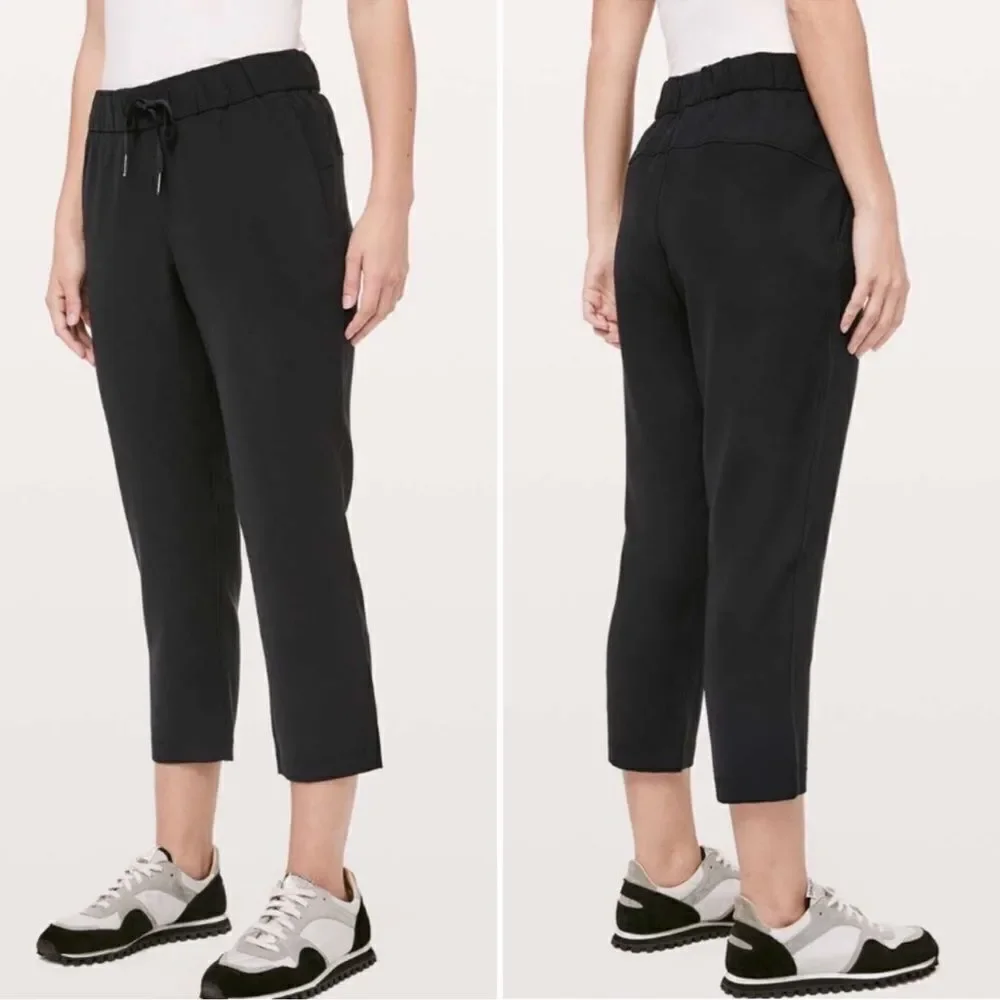 Lululemon On The Fly Crop Woven 23